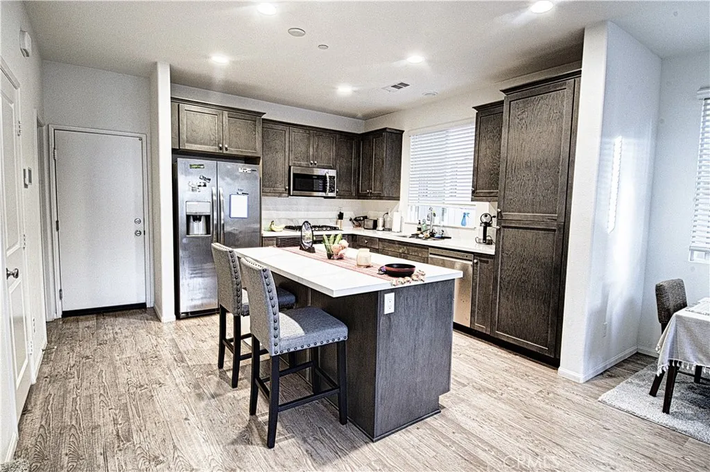 202 Bay Laurel Court, Vista, California 92083 home-pic-6