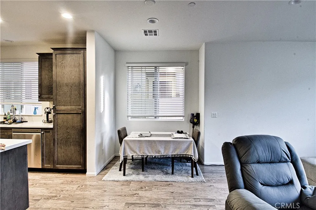 202 Bay Laurel Court, Vista, California 92083 home-pic-4