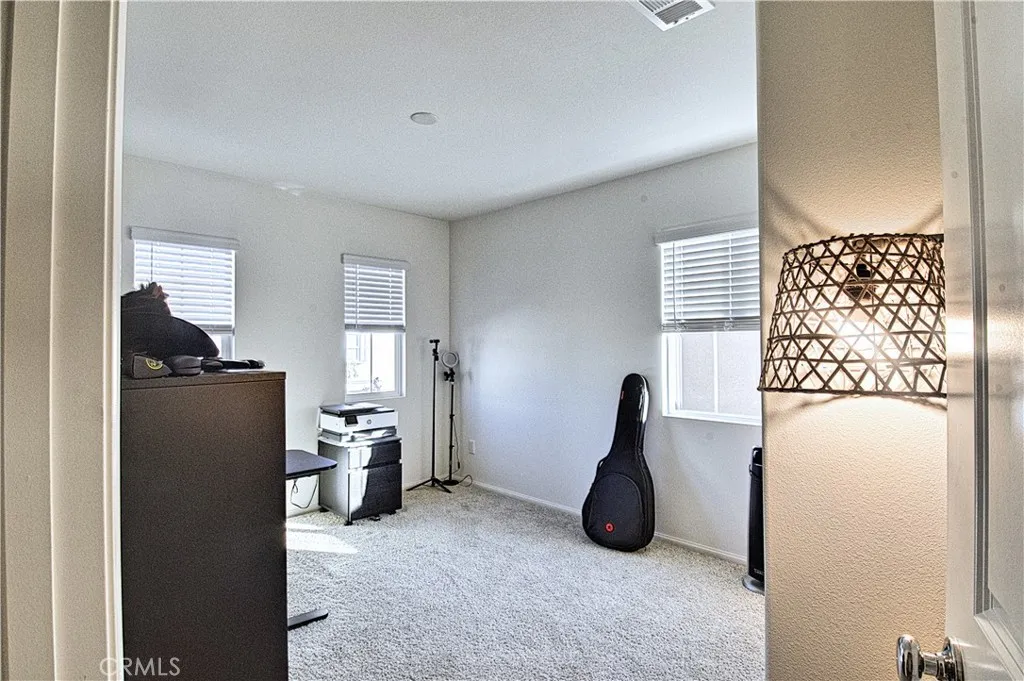 202 Bay Laurel Court, Vista, California 92083 home-pic-14