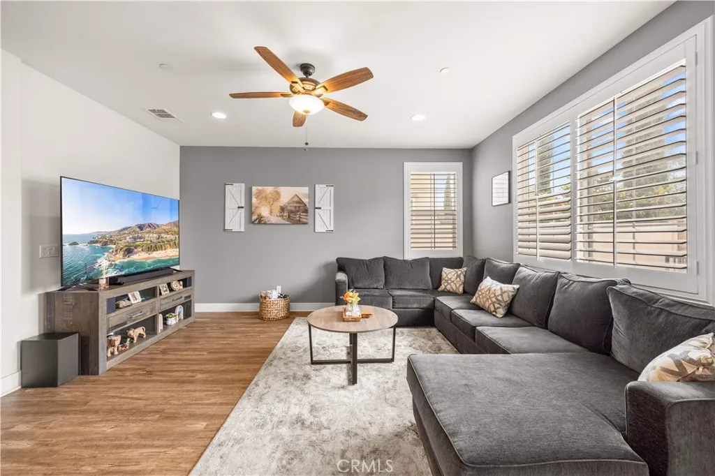 11628 Solaire Way, Chino, California 91710 home-pic-4