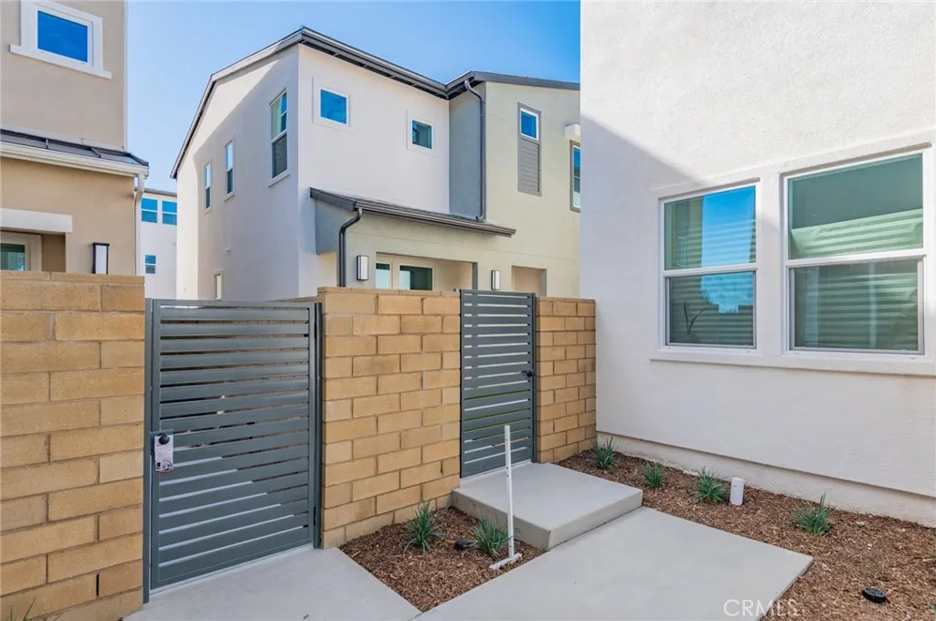 420 Flycatcher, Irvine, California 92618 home-pic-32