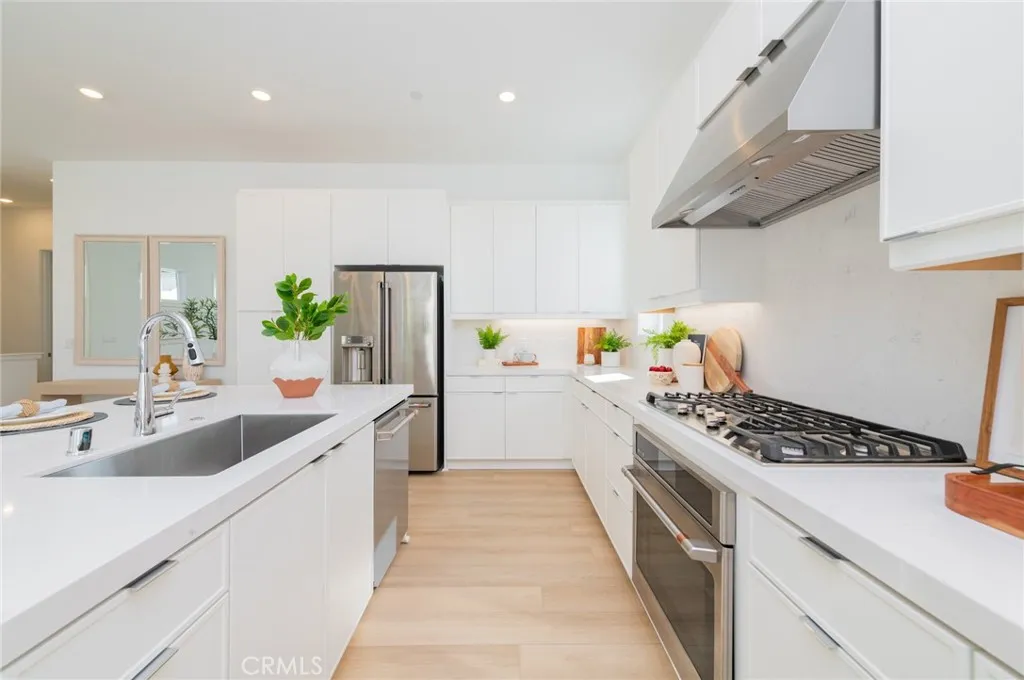 420 Flycatcher, Irvine, California 92618 home-pic-14