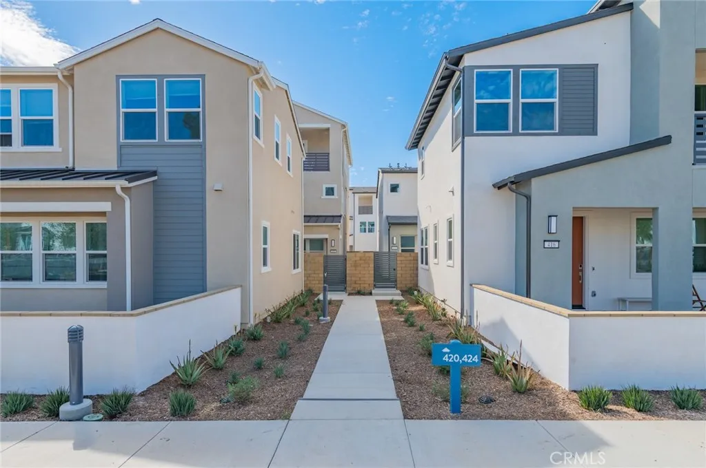 420 Flycatcher, Irvine, California 92618 home-pic-33