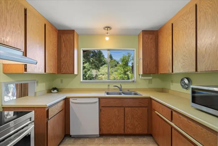 18584 Favre Ridge Road, Los Gatos, California 95033