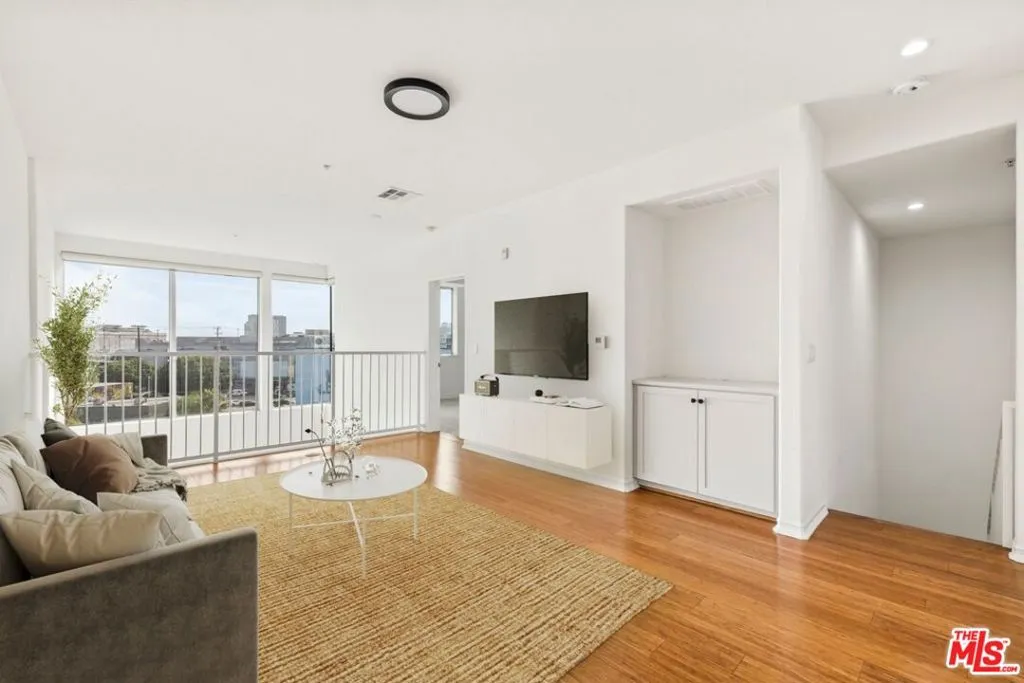 629 Traction Avenue 403, Los Angeles, California 90013 home-pic-7