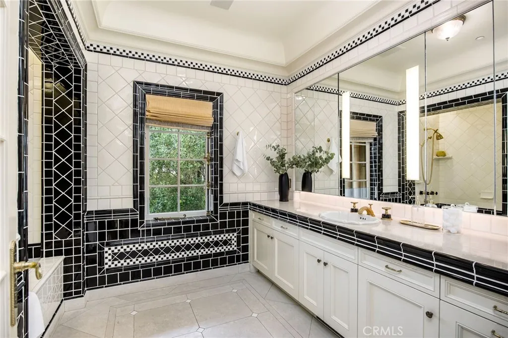 1129 Via Mirabel, Palos Verdes Estates, California 90274 home-pic-39