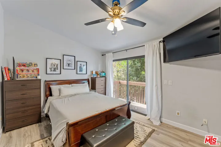 586 Rosewood Avenue, Camarillo, California 93010