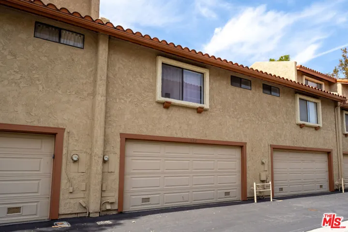 586 Rosewood Avenue, Camarillo, California 93010