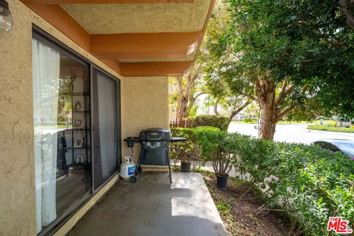 586 Rosewood Avenue, Camarillo, California 93010