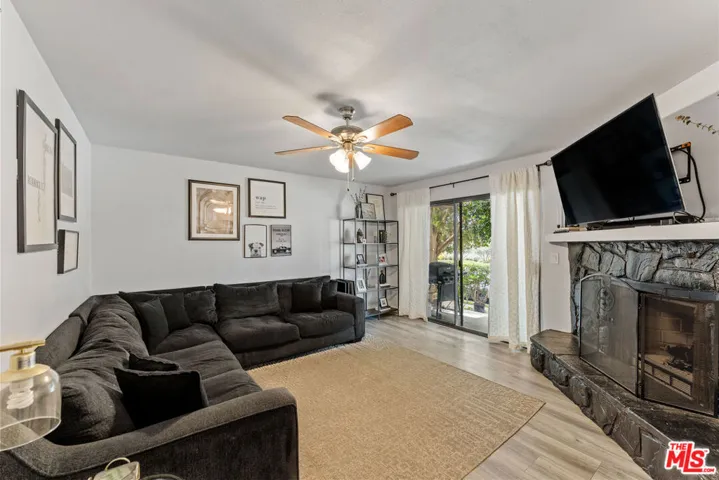 586 Rosewood Avenue, Camarillo, California 93010