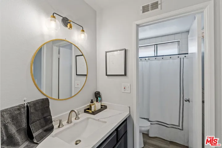 586 Rosewood Avenue, Camarillo, California 93010