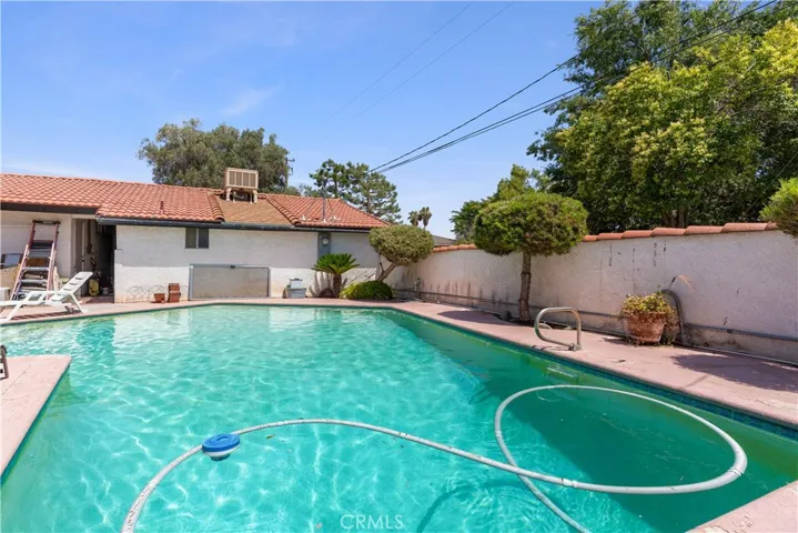 3419 Crest Drive, Bakersfield, California 93306