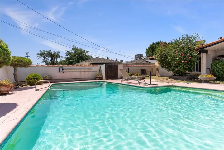 3419 Crest Drive, Bakersfield, California 93306