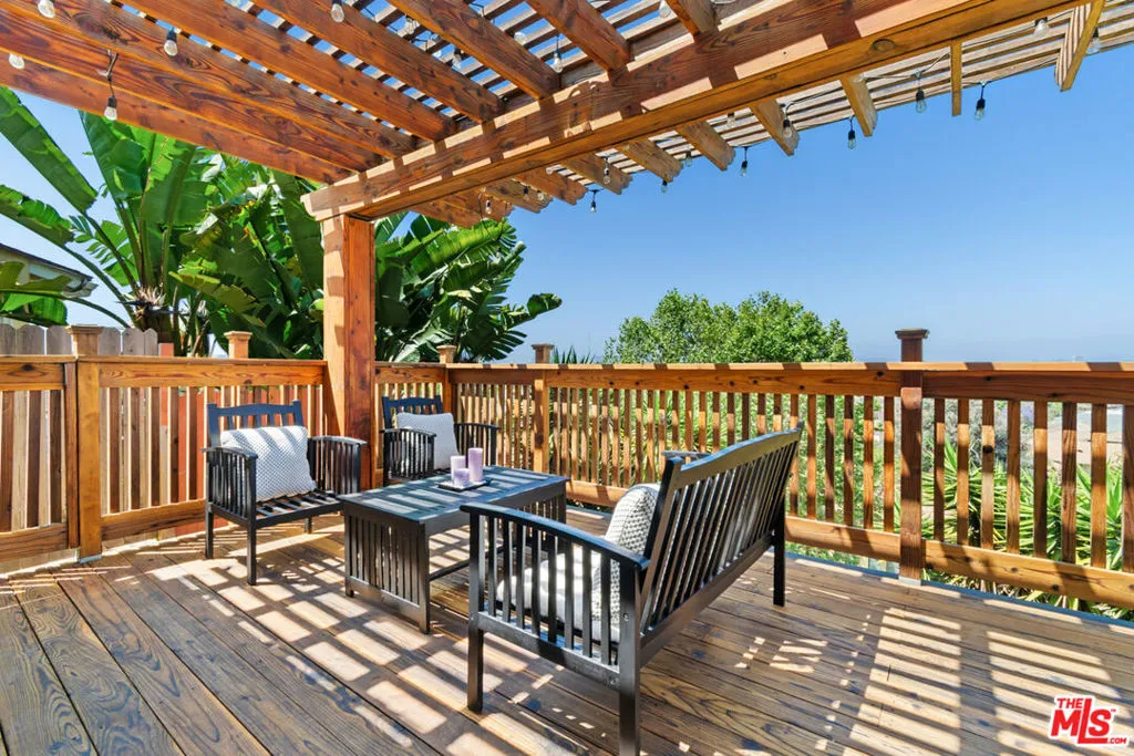 4113 Don Diablo Drive, Los Angeles, California 90008 home-pic-12