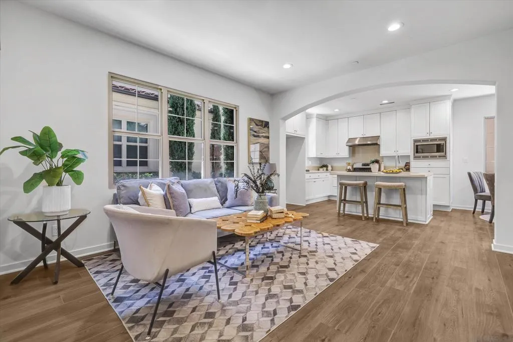 71 Kestrel, Irvine, California 92618 home-pic-4