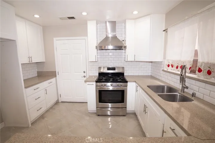 8554 Burnet Avenue 135, North Hills, California 91343