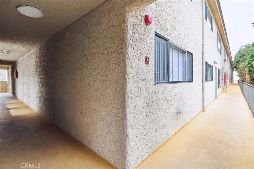 13717 Chadron Avenue, Hawthorne, California 90250 home-pic-7