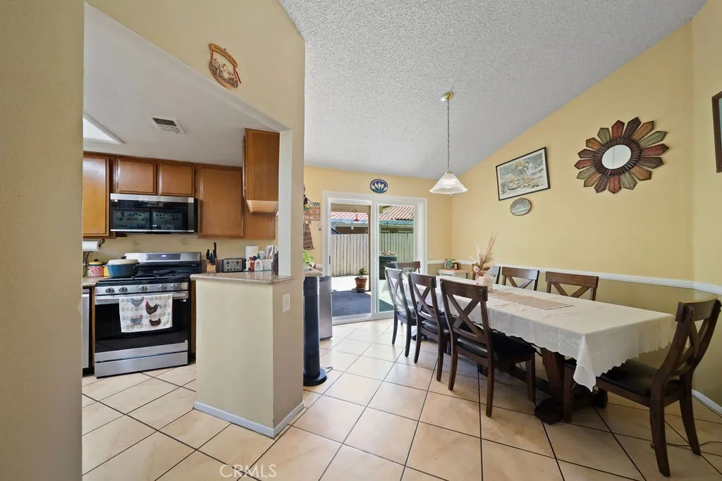 3567 Ganador Court, Riverside, California 92503 home-pic-6