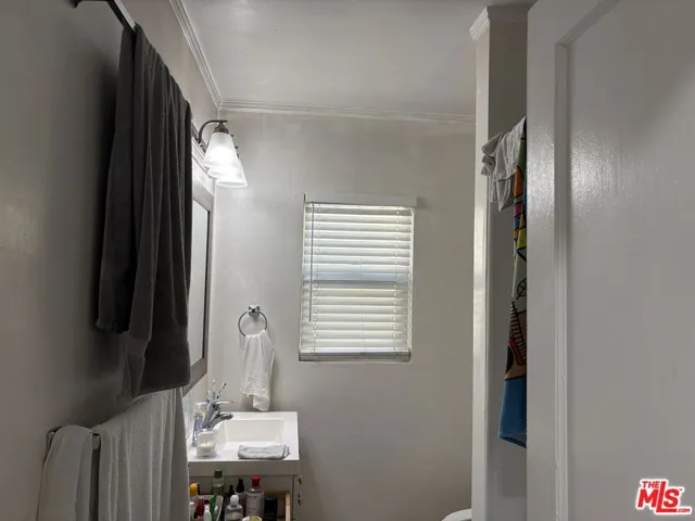 Bathroom 140 N Pass # 4