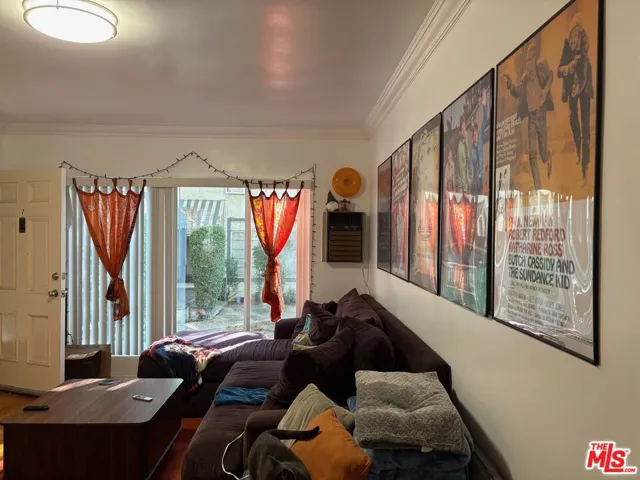 Living room-140 N Pass # 2
