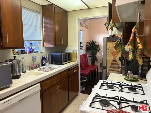 Kitchen-140 N Pass #2