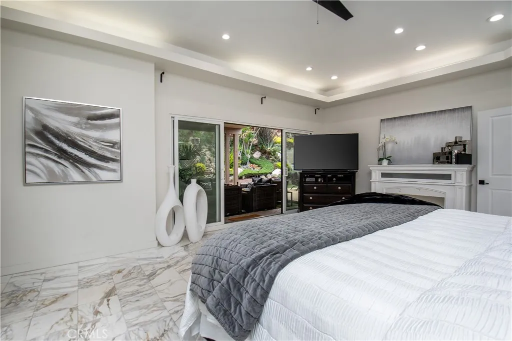 4557 Don Timoteo Drive, Los Angeles, California 90008 home-pic-15