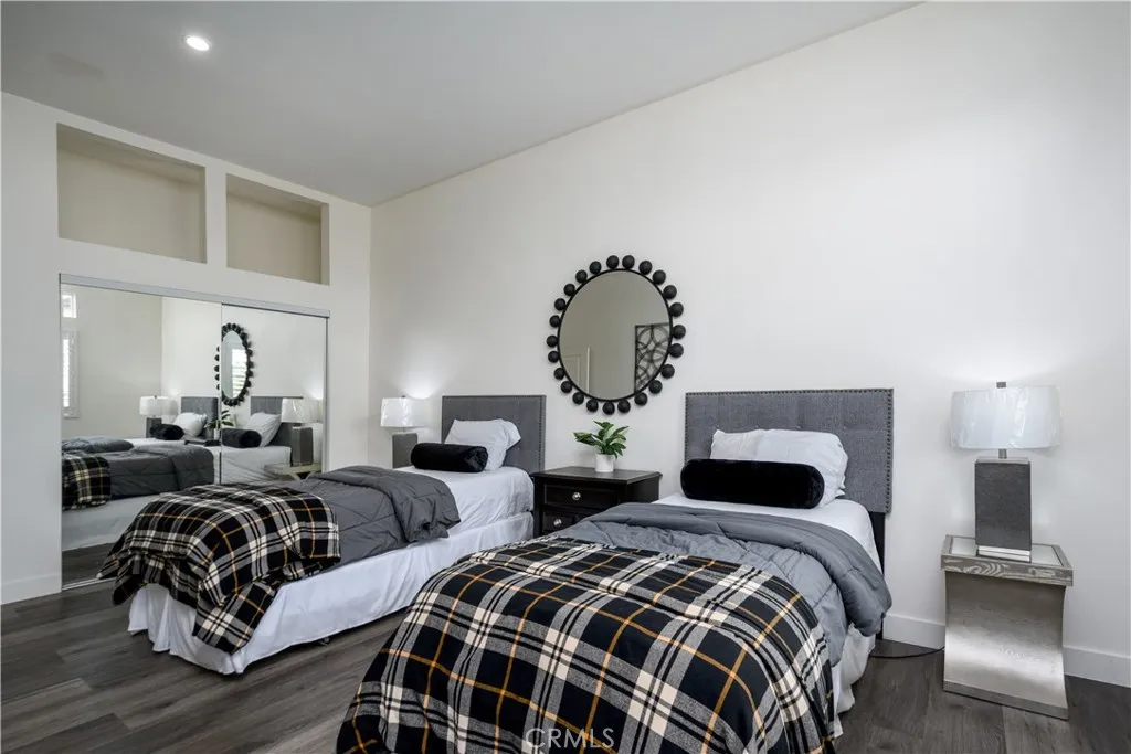 4557 Don Timoteo Drive, Los Angeles, California 90008 home-pic-19