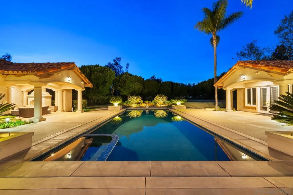 18050 Rancho La Cima Corte, Rancho Santa Fe, California 92067 home-pic-2