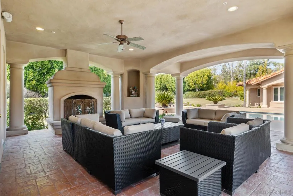 18050 Rancho La Cima Corte, Rancho Santa Fe, California 92067 home-pic-40