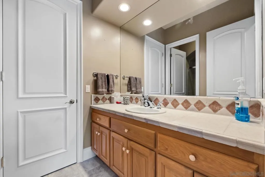 18050 Rancho La Cima Corte, Rancho Santa Fe, California 92067 home-pic-50
