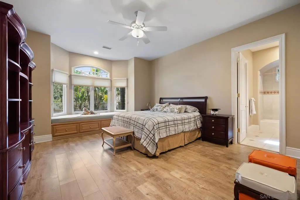 18050 Rancho La Cima Corte, Rancho Santa Fe, California 92067 home-pic-34