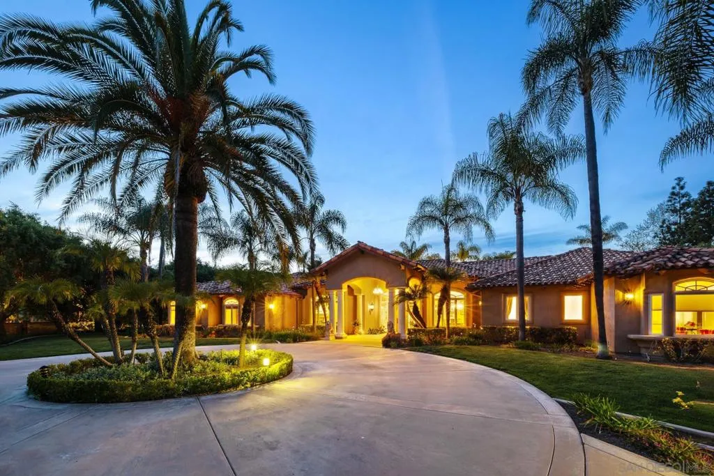 18050 Rancho La Cima Corte, Rancho Santa Fe, California 92067 home-pic-8