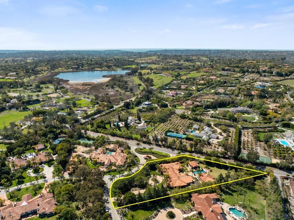 18050 Rancho La Cima Corte, Rancho Santa Fe, California 92067 home-pic-55