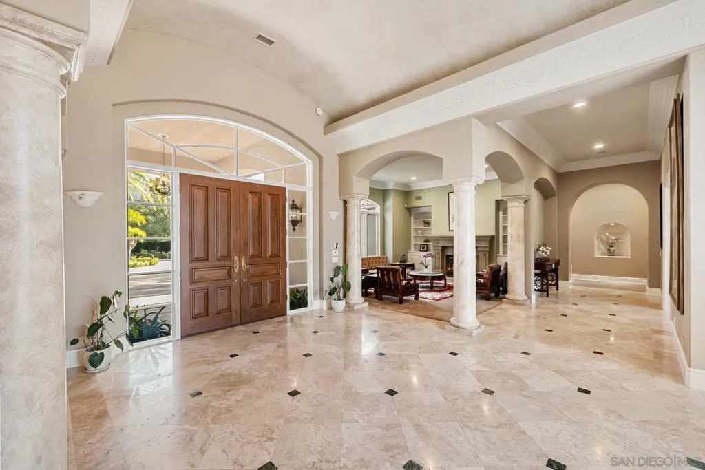 18050 Rancho La Cima Corte, Rancho Santa Fe, California 92067 home-pic-10
