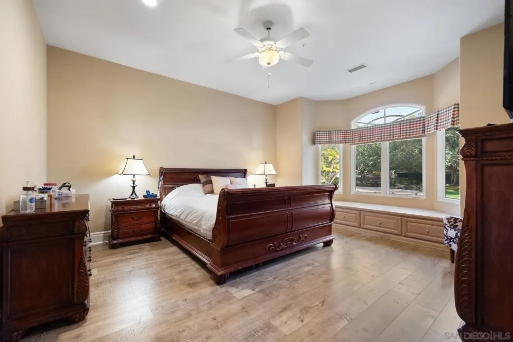 18050 Rancho La Cima Corte, Rancho Santa Fe, California 92067 home-pic-32
