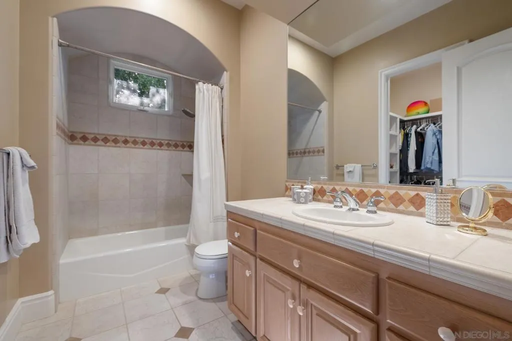 18050 Rancho La Cima Corte, Rancho Santa Fe, California 92067 home-pic-33