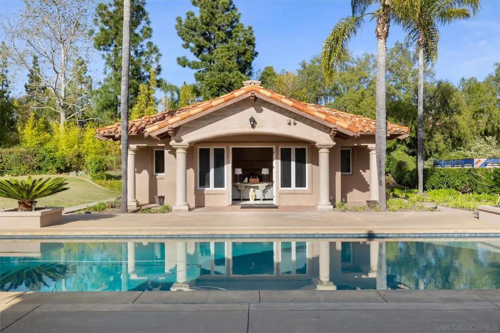 18050 Rancho La Cima Corte, Rancho Santa Fe, California 92067 home-pic-44