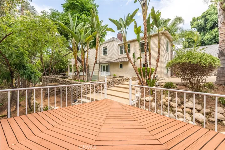 16 Campbell Avenue, Redlands, California 92373
