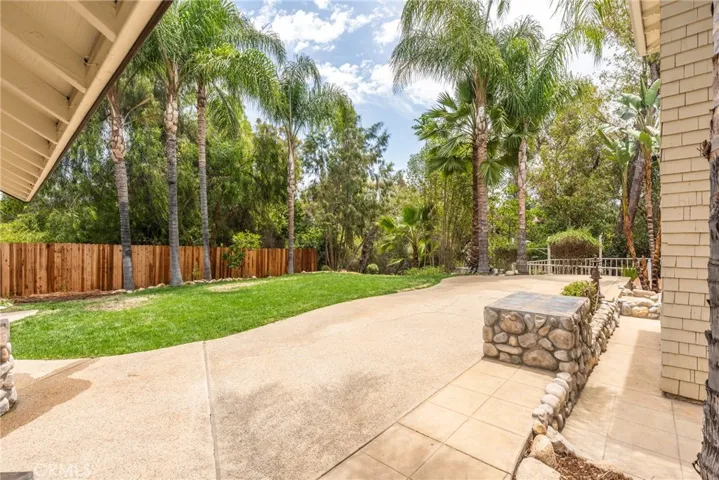 16 Campbell Avenue, Redlands, California 92373