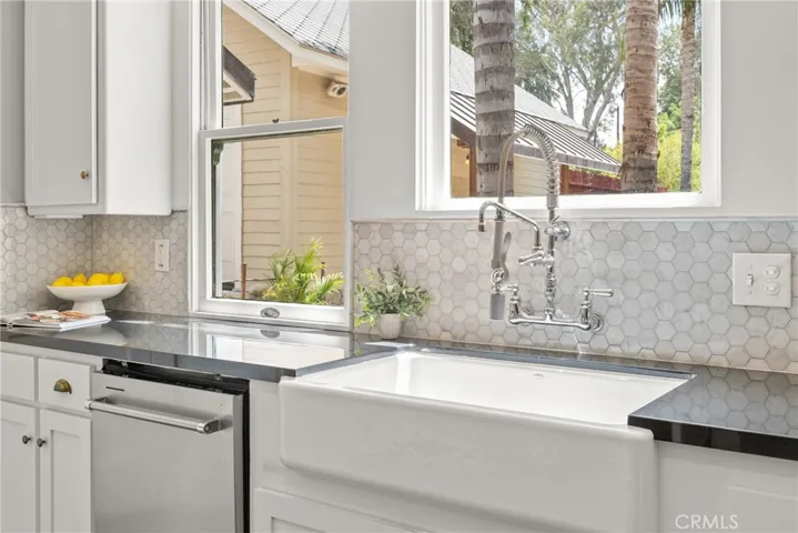 16 Campbell Avenue, Redlands, California 92373