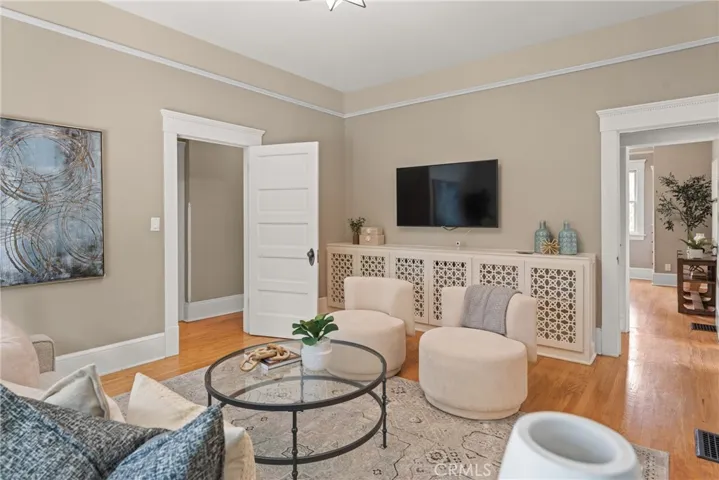 16 Campbell Avenue, Redlands, California 92373