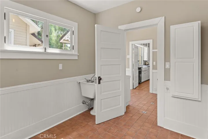16 Campbell Avenue, Redlands, California 92373