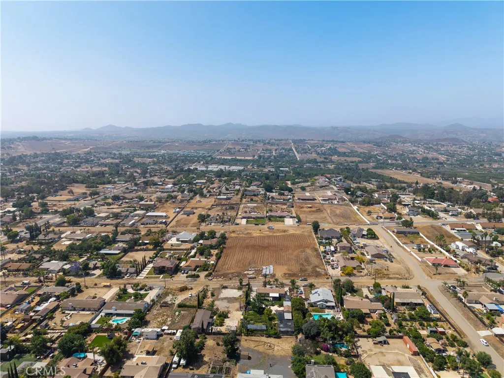 18825 Mariposa Avenue, Riverside, California 92508 home-pic-44