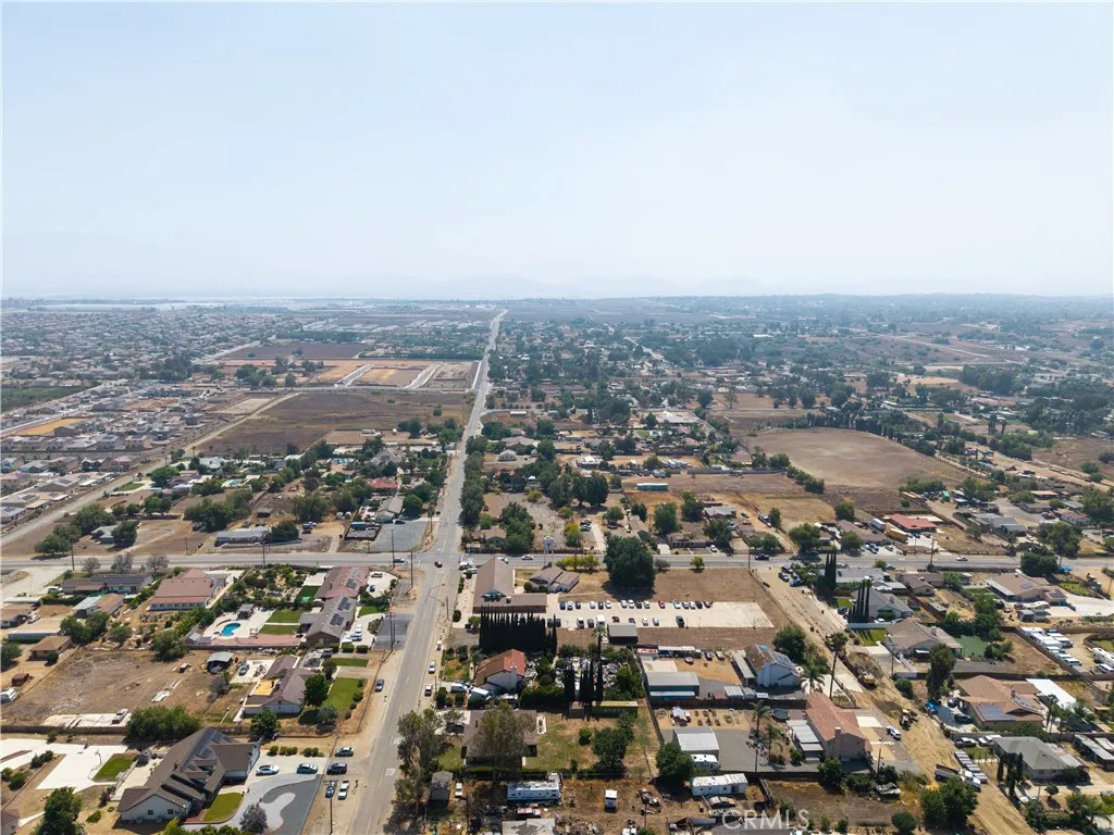 18825 Mariposa Avenue, Riverside, California 92508 home-pic-43