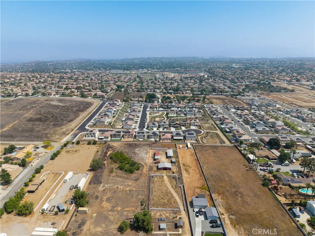 18825 Mariposa Avenue, Riverside, California 92508 home-pic-42