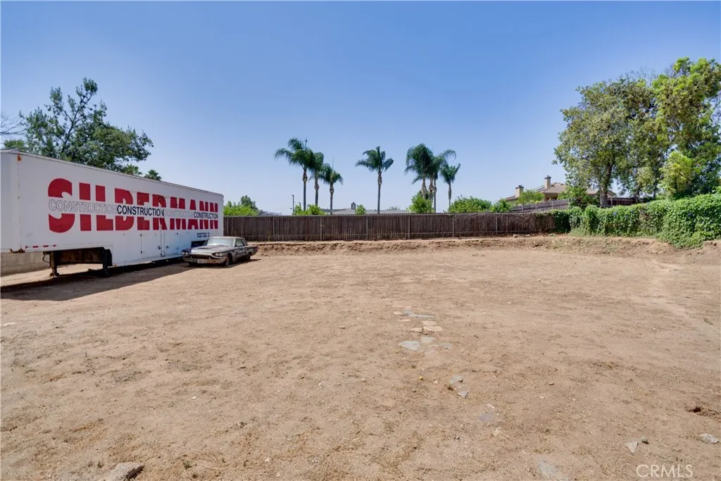 18825 Mariposa Avenue, Riverside, California 92508 home-pic-9