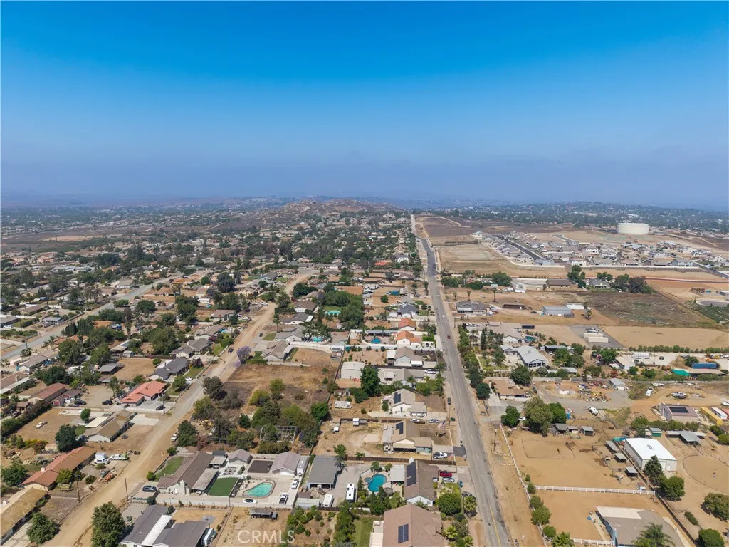 18825 Mariposa Avenue, Riverside, California 92508 home-pic-45