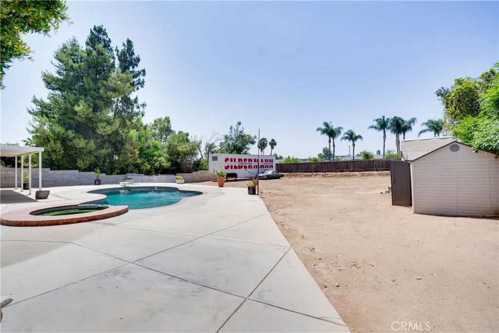 18825 Mariposa Avenue, Riverside, California 92508 home-pic-11