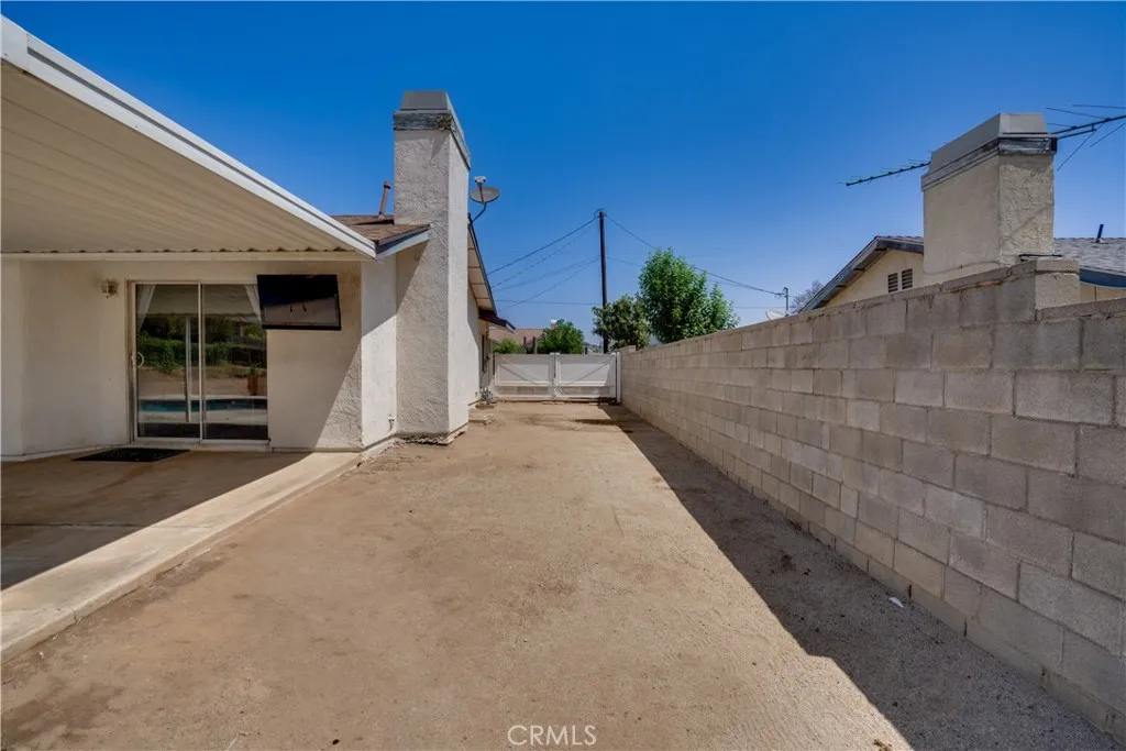 18825 Mariposa Avenue, Riverside, California 92508 home-pic-4