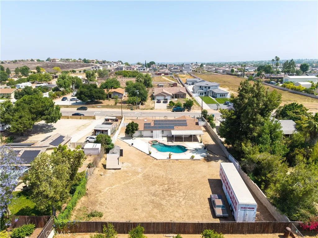 18825 Mariposa Avenue, Riverside, California 92508 home-pic-40